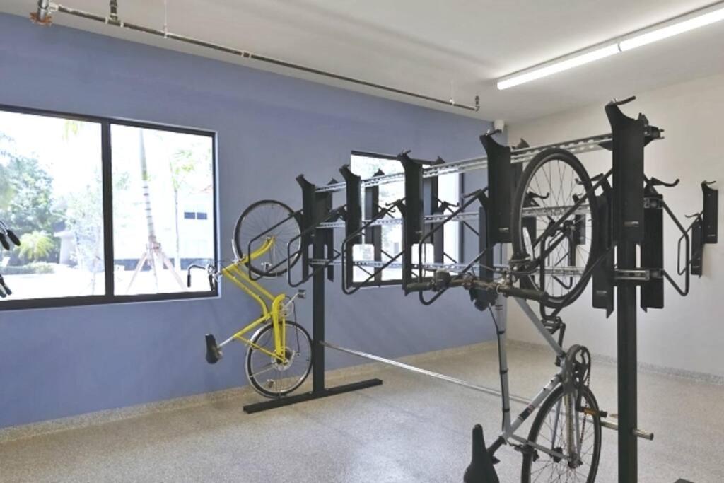 Luxe & Cozy 3beds,2rooms,ev Gym Near Beaches&downtown Wpb Apartment West Palm Beach