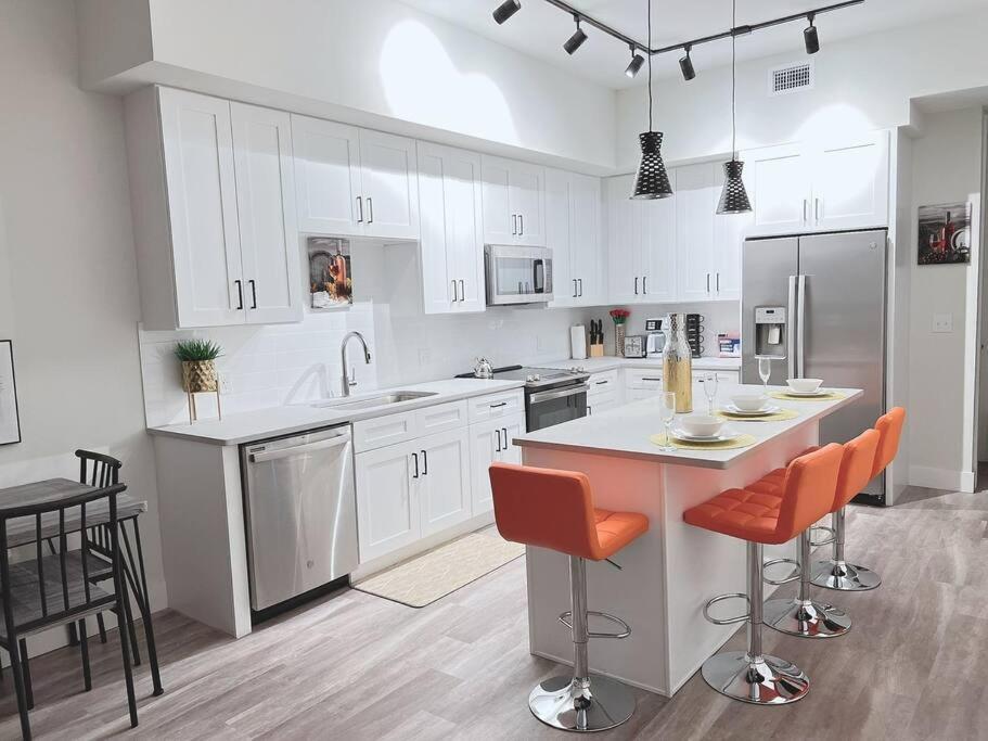 Luxe & Cozy 3beds,2rooms,ev Gym Near Beaches&downtown Wpb Apartment West Palm Beach